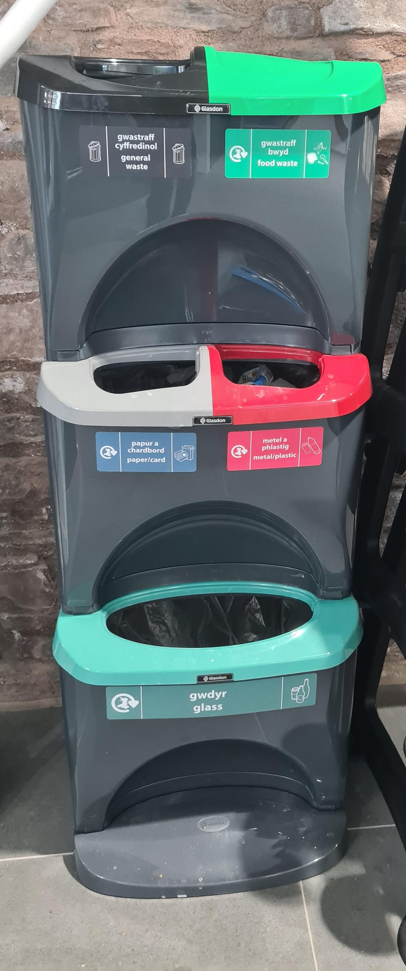 Stacker bins